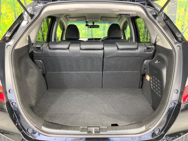 フィットハイブリッド Lパッケージ 4WD 純正SDナビ バックカメラ 禁煙車 ハーフレザーシート ドラレコ スマートキー LEDヘッド ビルトインETC クルコン 純正15インチアルミ オートライト オートエアコン(29枚目)