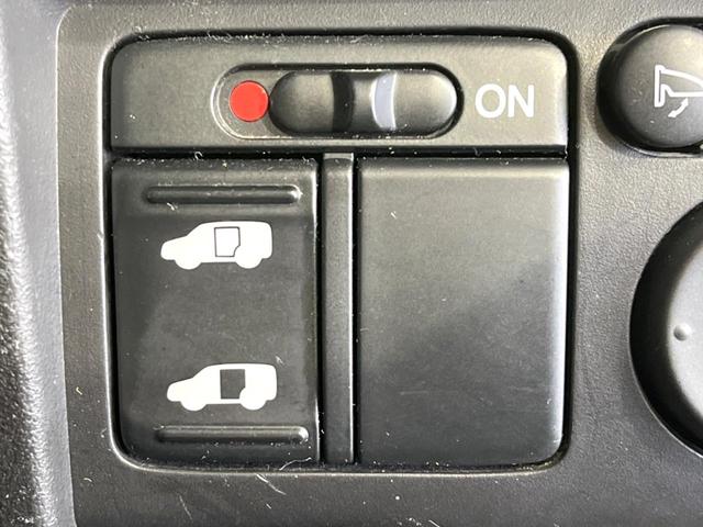 フリード Ｇ　エアロ　ジャストセレクション　電動スライドドア　ディスプレイオーディオ　バックカメラ　禁煙車　ＨＩＤヘッド　ＥＴＣ　オートエアコン　オートライト　Ｂｌｕｅｔｏｏｔｈ接続　ＬＥＤフォグ　電動格納ミラー　盗難防止措置（3枚目）