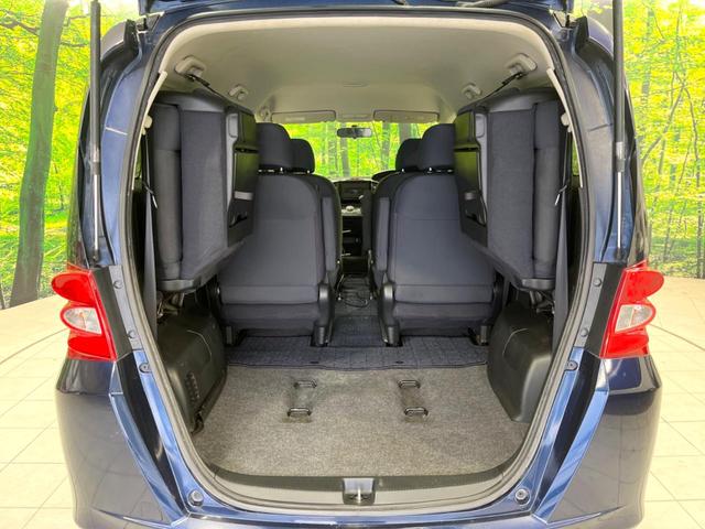 フリード Ｇ　エアロ　ジャストセレクション　電動スライドドア　ディスプレイオーディオ　バックカメラ　禁煙車　ＨＩＤヘッド　ＥＴＣ　オートエアコン　オートライト　Ｂｌｕｅｔｏｏｔｈ接続　ＬＥＤフォグ　電動格納ミラー　盗難防止措置（11枚目）