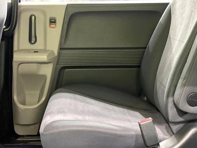 フリード Ｇ　エアロ　ジャストセレクション　電動スライドドア　ディスプレイオーディオ　バックカメラ　禁煙車　ＨＩＤヘッド　ＥＴＣ　オートエアコン　オートライト　Ｂｌｕｅｔｏｏｔｈ接続　ＬＥＤフォグ　電動格納ミラー　盗難防止措置（26枚目）