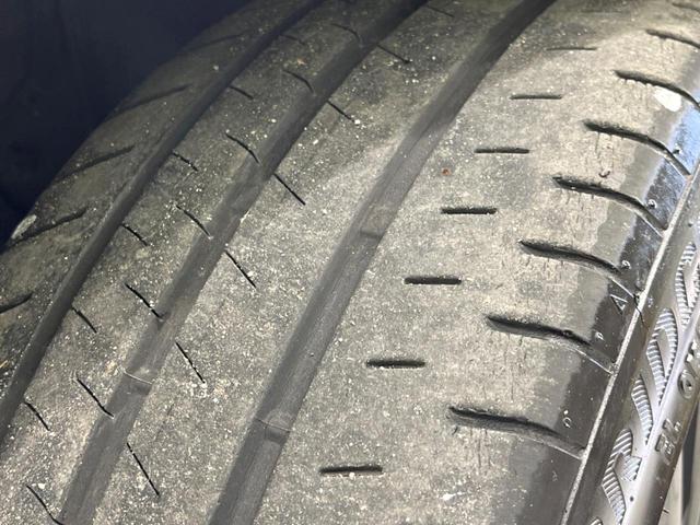 カローラツーリング ハイブリッド　ダブルバイビー　バックカメラ　１００Ｖ電源　衝突被害軽減システム　レーダークルーズ　禁煙車　ハーフレザーシート　ドラレコ　コーナーセンサー　スマートキー　ＬＥＤヘッド　ＥＴＣ２．０　純正１７インチアルミ（32枚目）