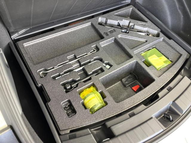 カローラツーリング ハイブリッド　ダブルバイビー　バックカメラ　１００Ｖ電源　衝突被害軽減システム　レーダークルーズ　禁煙車　ハーフレザーシート　ドラレコ　コーナーセンサー　スマートキー　ＬＥＤヘッド　ＥＴＣ２．０　純正１７インチアルミ（62枚目）