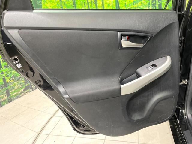 プリウス S HDDナビ バックカメラ 禁煙車 スマートキー HIDヘッド ビルトインETC オートライト オートエアコン CD DVD再生 15インチアルミ 盗難防止装置 プライバシーガラス(59枚目)