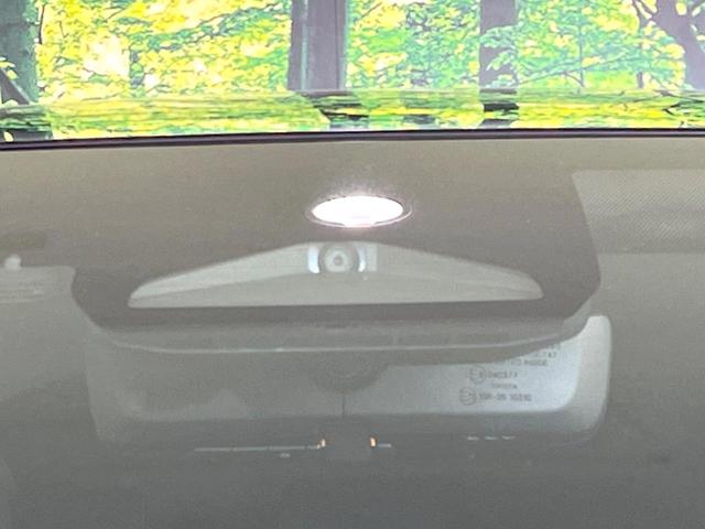 プリウス Z ガラスルーフ 全周囲カメラ 100V電源 12.3型ディスプレイオーディオ 衝突被害軽減システム レーダークルーズ 禁煙車 電動リアゲート ハーフレザーシート 前席シートエアコン パワーシート(6枚目)