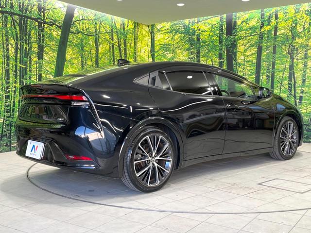 プリウス Z ガラスルーフ 全周囲カメラ 100V電源 12.3型ディスプレイオーディオ 衝突被害軽減システム レーダークルーズ 禁煙車 電動リアゲート ハーフレザーシート 前席シートエアコン パワーシート(17枚目)