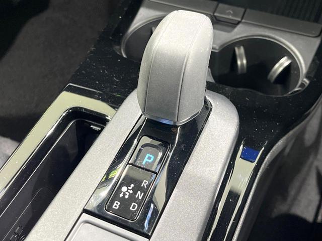 プリウス Z ガラスルーフ 全周囲カメラ 100V電源 12.3型ディスプレイオーディオ 衝突被害軽減システム レーダークルーズ 禁煙車 電動リアゲート ハーフレザーシート 前席シートエアコン パワーシート(58枚目)