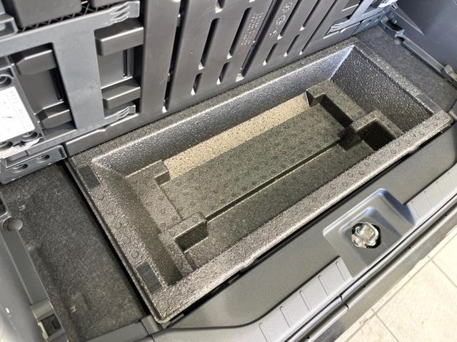 タント X 4WD 衝突被害軽減システム 禁煙車 コーナーセンサー スマートキー LEDヘッド 車線逸脱警報 オートライト オートエアコン オーディオ 盗難防止装置 プライバシーガラス(28枚目)