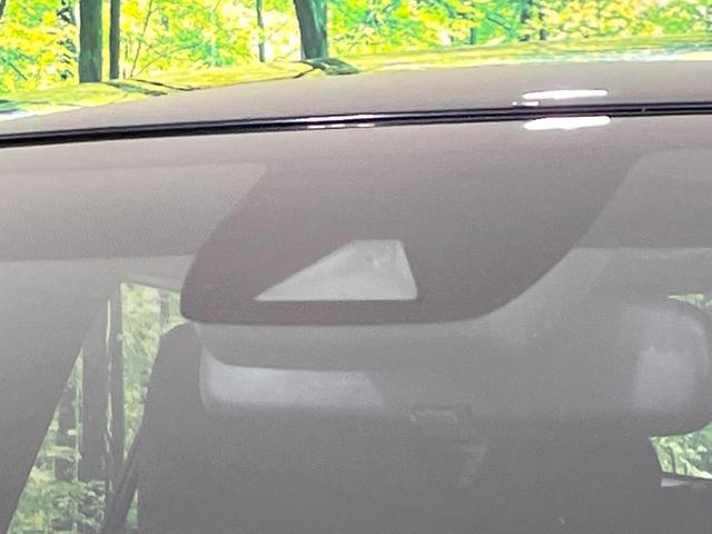 カローラスポーツ ハイブリッドＧ　バックカメラ　衝突被害軽減システム　純正ディスプレイオーディオ　レーダークルーズ　禁煙車　ドラレコ　コーナーセンサー　スマートキー　ＬＥＤヘッド　ＥＴＣ　純正１６インチアルミ　オートハイビーム（3枚目）