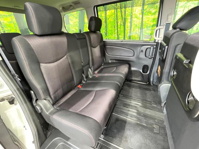 セレナ ハイウェイスター　ガラスルーフ　両側電動ドア　純正ＨＤＤナビ　バックカメラ　衝突被害軽減システム　禁煙車　スマートキー　ＨＩＤヘッド　ビルトインＥＴＣ　クルコン　純正１６インチアルミ　オートライト　オートエアコン（9枚目）