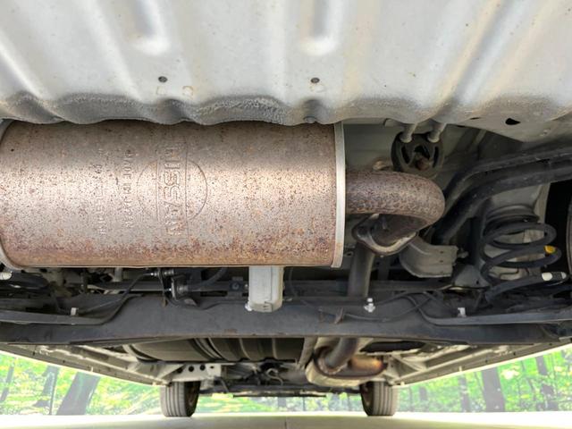 セレナ ハイウェイスター　ガラスルーフ　両側電動ドア　純正ＨＤＤナビ　バックカメラ　衝突被害軽減システム　禁煙車　スマートキー　ＨＩＤヘッド　ビルトインＥＴＣ　クルコン　純正１６インチアルミ　オートライト　オートエアコン（19枚目）