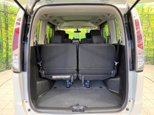 セレナ ハイウェイスター　ガラスルーフ　両側電動ドア　純正ＨＤＤナビ　バックカメラ　衝突被害軽減システム　禁煙車　スマートキー　ＨＩＤヘッド　ビルトインＥＴＣ　クルコン　純正１６インチアルミ　オートライト　オートエアコン（30枚目）