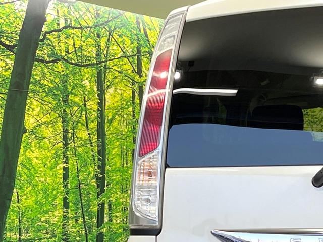 セレナ ハイウェイスター　ガラスルーフ　両側電動ドア　純正ＨＤＤナビ　バックカメラ　衝突被害軽減システム　禁煙車　スマートキー　ＨＩＤヘッド　ビルトインＥＴＣ　クルコン　純正１６インチアルミ　オートライト　オートエアコン（31枚目）