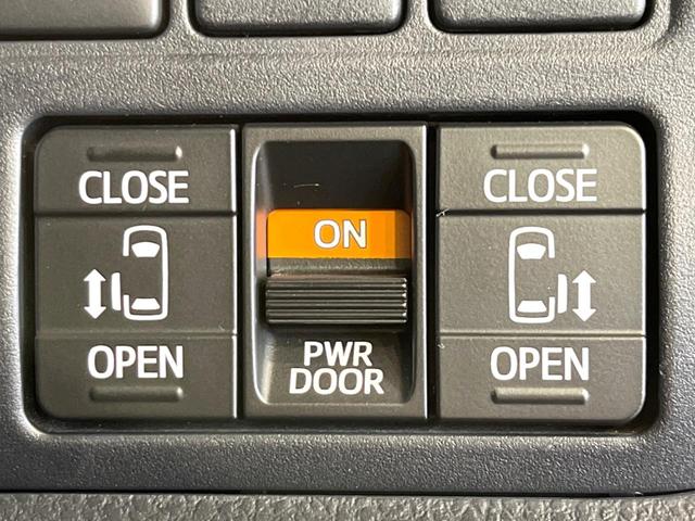 ノア Ｓｉ　両側電動ドア　純正９型ナビ　後席モニター　バックカメラ　衝突被害軽減システム　禁煙車　ドラレコ　スマートキー　ＬＥＤヘッド　ナビ連動ＥＴＣ　クルコン　純正１６インチアルミ　オートハイビーム（3枚目）