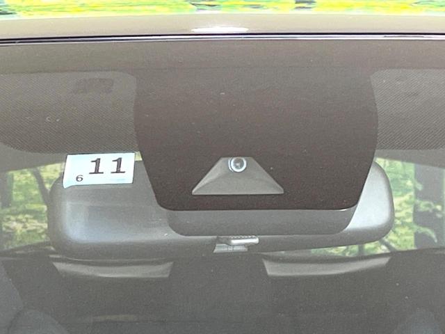 Ｃ－ＨＲ Ｓ　ＬＥＤエディション　純正９型ナビ　バックカメラ　衝突被害軽減システム　レーダークルーズ　禁煙車　スマートキー　ＬＥＤヘッド　ナビ連動ＥＴＣ　純正１７インチアルミ　オートハイビーム　車線逸脱警報　オートライト（3枚目）