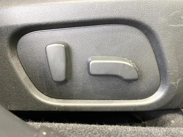 XV 2.0i-L アイサイト 4WD 純正SDナビ 衝突被害軽減システム レーダークルーズ 禁煙車 ハーフレザーシート スマートキー HIDヘッド ETC 純正17インチアルミ 車線逸脱警報 オートライト デュアルエアコン(5枚目)