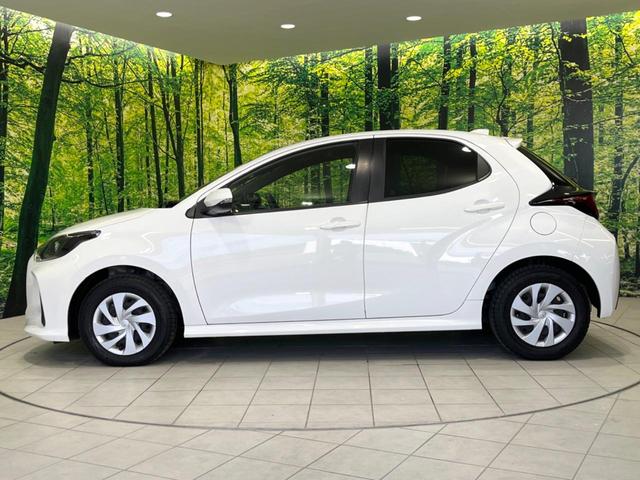 ヤリス ハイブリッドＸ　８インチディスプレイ　バックカメラ　衝突被害軽減システム　レーダークルーズ　禁煙車　ビルトインＥＴＣ　オートハイビーム　車線逸脱警報　オートライト　オートエアコン　Ｂｌｕｅｔｏｏｔｈ　フルセグ（25枚目）