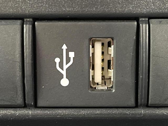 ヤリス ハイブリッドＸ　８インチディスプレイ　バックカメラ　衝突被害軽減システム　レーダークルーズ　禁煙車　ビルトインＥＴＣ　オートハイビーム　車線逸脱警報　オートライト　オートエアコン　Ｂｌｕｅｔｏｏｔｈ　フルセグ（47枚目）