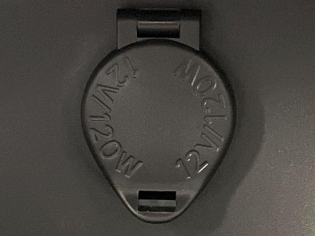 ヤリス ハイブリッドＸ　８インチディスプレイ　バックカメラ　衝突被害軽減システム　レーダークルーズ　禁煙車　ビルトインＥＴＣ　オートハイビーム　車線逸脱警報　オートライト　オートエアコン　Ｂｌｕｅｔｏｏｔｈ　フルセグ（49枚目）