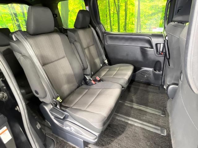 ヴォクシー ZS 煌II 両側電動ドア SDナビ バックカメラ 衝突被害軽減システム 禁煙車 スマートキー LEDヘッド ETC クルコン 純正16インチアルミ オートハイビーム 車線逸脱警報 オートライト デュアルエアコン(9枚目)