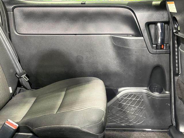 ヴォクシー ZS 煌II 両側電動ドア SDナビ バックカメラ 衝突被害軽減システム 禁煙車 スマートキー LEDヘッド ETC クルコン 純正16インチアルミ オートハイビーム 車線逸脱警報 オートライト デュアルエアコン(35枚目)