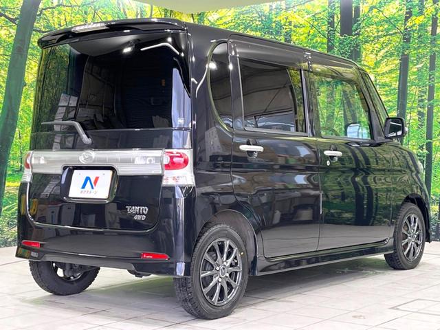 タント カスタムＲＳ　４ＷＤ　電動スライドドア　純正ＨＤＤナビ　バックカメラ　禁煙車　ＨＩＤヘッド　ＥＴＣ　オートエアコン　ＣＤ　ＤＶＤ再生　衝突安全ボディ　盗難防止措置　プライバシーガラス（17枚目）