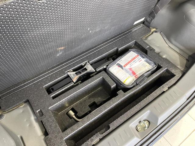 タント カスタムＲＳ　４ＷＤ　電動スライドドア　純正ＨＤＤナビ　バックカメラ　禁煙車　ＨＩＤヘッド　ＥＴＣ　オートエアコン　ＣＤ　ＤＶＤ再生　衝突安全ボディ　盗難防止措置　プライバシーガラス（32枚目）