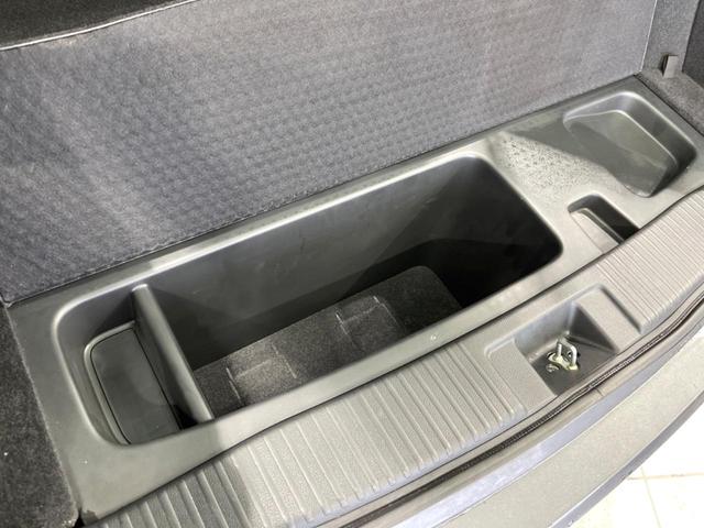 ヴェゼル ハイブリッドＸ　４ＷＤ　純正ＳＤナビ　バックカメラ　衝突被害軽減システム　禁煙車　スマートキー　ＬＥＤヘッド　ＥＴＣ　クルコン　純正１７インチアルミ　車線逸脱警報　オートライト　オートエアコン　Ｂｌｕｅｔｏｏｔｈ（58枚目）