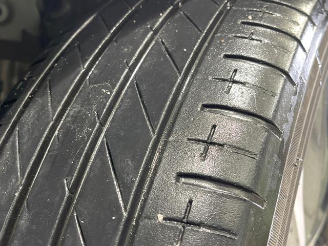 ヴォクシー Ｓ－Ｚ　両側電動ドア　１０．５インチディスプレイ　バックカメラ　衝突被害軽減システム　レーダークルーズ　禁煙車　電動リアゲート　ハーフレザーシート　ドラレコ　コーナーセンサー　ＬＥＤヘッド　ＥＴＣ２．０（32枚目）