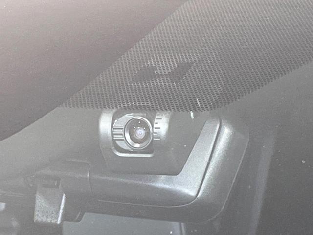 ヴォクシー Ｓ－Ｚ　両側電動ドア　１０．５インチディスプレイ　バックカメラ　衝突被害軽減システム　レーダークルーズ　禁煙車　電動リアゲート　ハーフレザーシート　ドラレコ　コーナーセンサー　ＬＥＤヘッド　ＥＴＣ２．０（37枚目）