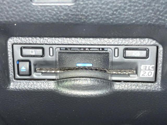 ヴォクシー Ｓ－Ｚ　両側電動ドア　１０．５インチディスプレイ　バックカメラ　衝突被害軽減システム　レーダークルーズ　禁煙車　電動リアゲート　ハーフレザーシート　ドラレコ　コーナーセンサー　ＬＥＤヘッド　ＥＴＣ２．０（40枚目）