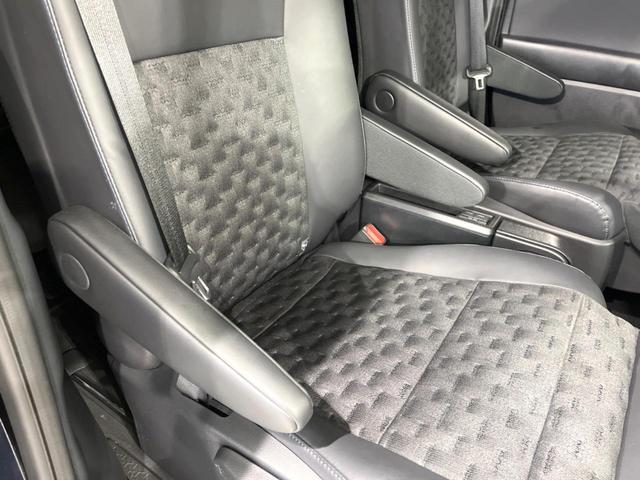 ヴォクシー Ｓ－Ｚ　両側電動ドア　１０．５インチディスプレイ　バックカメラ　衝突被害軽減システム　レーダークルーズ　禁煙車　電動リアゲート　ハーフレザーシート　ドラレコ　コーナーセンサー　ＬＥＤヘッド　ＥＴＣ２．０（74枚目）