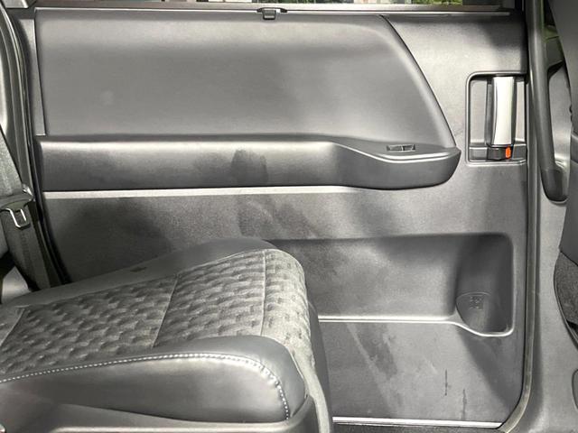 ヴォクシー Ｓ－Ｚ　両側電動ドア　１０．５インチディスプレイ　バックカメラ　衝突被害軽減システム　レーダークルーズ　禁煙車　電動リアゲート　ハーフレザーシート　ドラレコ　コーナーセンサー　ＬＥＤヘッド　ＥＴＣ２．０（77枚目）