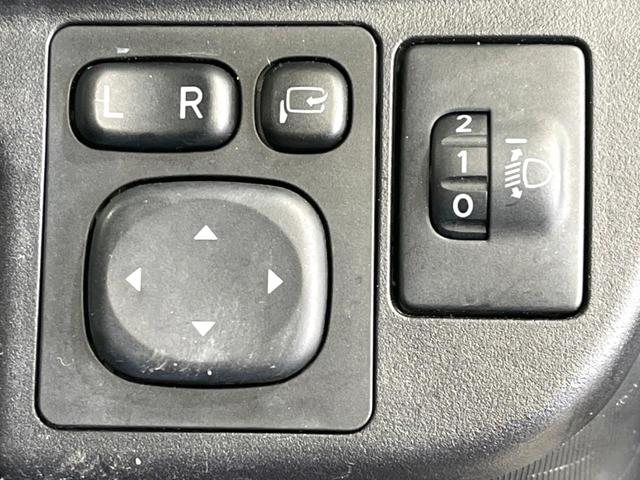 アクア Ｓ　純正ＳＤナビ　バックカメラ　禁煙車　スマートキー　ＨＩＤヘッド　ナビ連動ＥＴＣ　クルコン　オートライト　オートエアコン　Ｂｌｕｅｔｏｏｔｈ接続　ＣＤ　ＤＶＤ再生　フルセグ（39枚目）