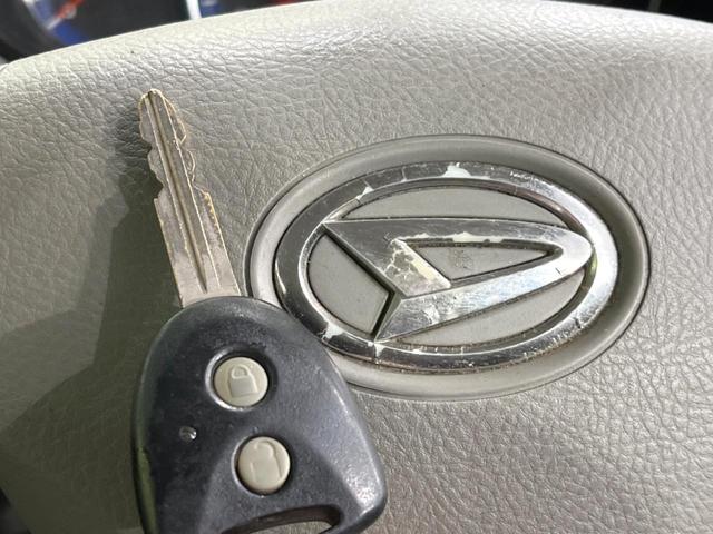 ムーヴコンテ Ｌ　禁煙車　ＣＤ　ラジオ　電動格納ミラー　ドアバイザー　衝突安全ボディ　プライバシーガラス　盗難防止措置　ＡＢＳ（5枚目）