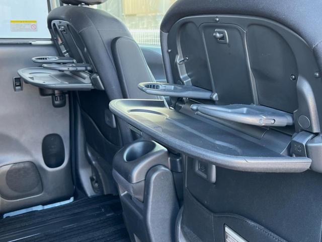 ランディ ２．０Ｘ　ＳＤナビ　後席モニター　全周囲カメラ　クルコン　オートライト　オートエアコン　Ｂｌｕｅｔｏｏｔｈ　ＣＤ　ＤＶＤ再生　地デジ（31枚目）