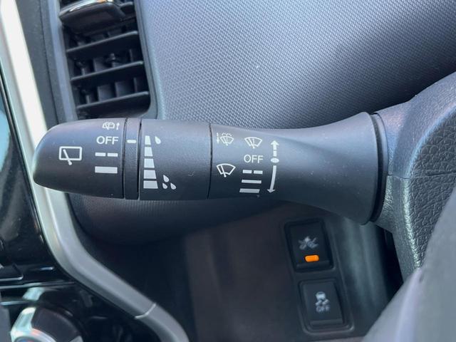 ランディ ２．０Ｘ　ＳＤナビ　後席モニター　全周囲カメラ　クルコン　オートライト　オートエアコン　Ｂｌｕｅｔｏｏｔｈ　ＣＤ　ＤＶＤ再生　地デジ（40枚目）