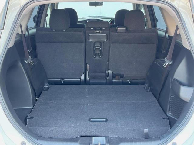 積み下ろしのしやすいデッキにはたっぷりと荷物を積み込んでいただけます。遊びから仕事まで、様々なシーンで頼れます♪