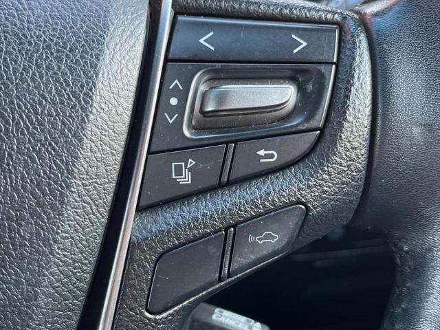 ヴェルファイア ２．５Ｚ　両側電動ドア　後席モニター　バックカメラ　衝突被害軽減システム　レーダークルーズ　禁煙車　コーナーセンサー　スマートキー　ＬＥＤヘッド　ビルトインＥＴＣ　純正１８インチアルミ　オートライト（3枚目）