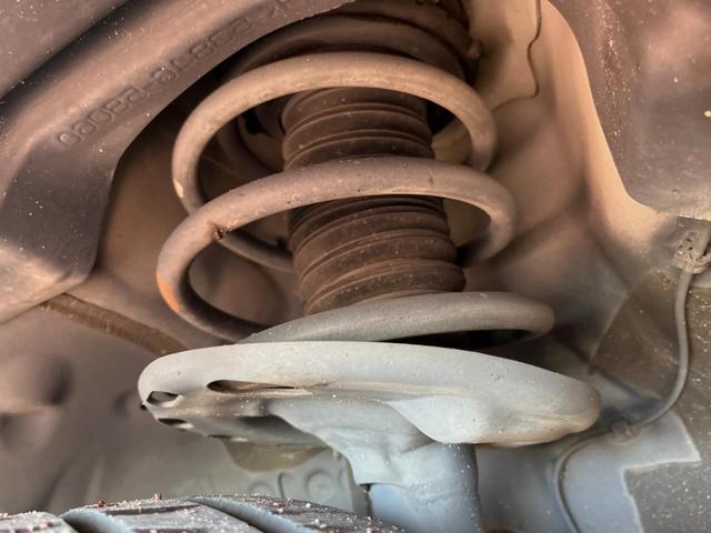 ヴェルファイア ２．５Ｚ　両側電動ドア　後席モニター　バックカメラ　衝突被害軽減システム　レーダークルーズ　禁煙車　コーナーセンサー　スマートキー　ＬＥＤヘッド　ビルトインＥＴＣ　純正１８インチアルミ　オートライト（21枚目）