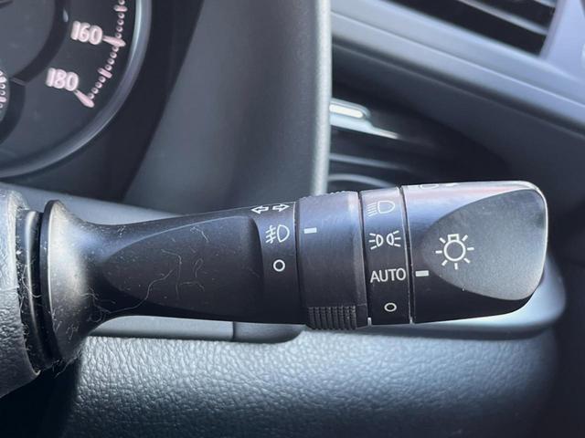 ヴェルファイア ２．５Ｚ　両側電動ドア　後席モニター　バックカメラ　衝突被害軽減システム　レーダークルーズ　禁煙車　コーナーセンサー　スマートキー　ＬＥＤヘッド　ビルトインＥＴＣ　純正１８インチアルミ　オートライト（40枚目）