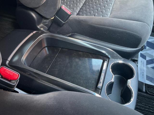 ヴェルファイア ２．５Ｚ　両側電動ドア　後席モニター　バックカメラ　衝突被害軽減システム　レーダークルーズ　禁煙車　コーナーセンサー　スマートキー　ＬＥＤヘッド　ビルトインＥＴＣ　純正１８インチアルミ　オートライト（52枚目）