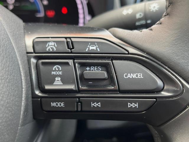 ヤリスクロス ハイブリッドZ 全周囲カメラ 衝突被害軽減システム レーダークルーズ 禁煙車 ハーフレザーシート パワーシート ドラレコ コーナーセンサー スマートキー LEDヘッド ETC2.0 純正18インチアルミ(5枚目)