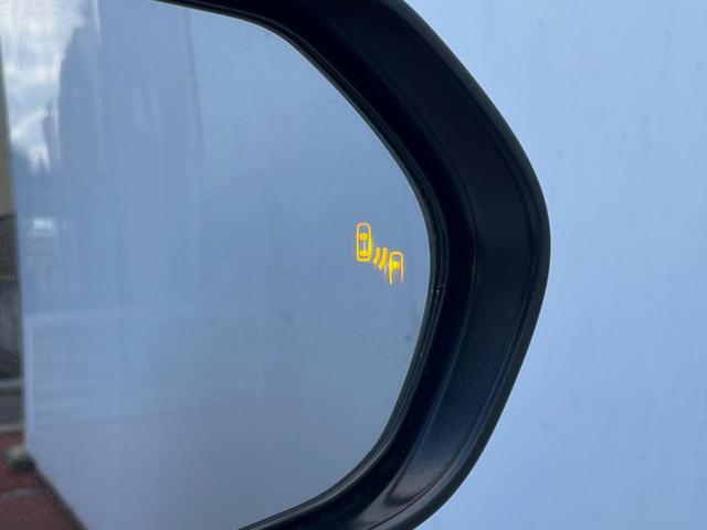 ヤリスクロス ハイブリッドZ 全周囲カメラ 衝突被害軽減システム レーダークルーズ 禁煙車 ハーフレザーシート パワーシート ドラレコ コーナーセンサー スマートキー LEDヘッド ETC2.0 純正18インチアルミ(6枚目)