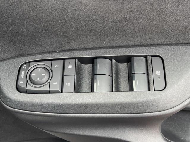 ヤリスクロス ハイブリッドZ 全周囲カメラ 衝突被害軽減システム レーダークルーズ 禁煙車 ハーフレザーシート パワーシート ドラレコ コーナーセンサー スマートキー LEDヘッド ETC2.0 純正18インチアルミ(45枚目)