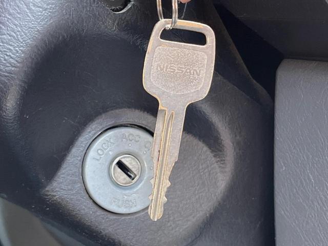 クリッパーバン ＤＸ　ＭＴ車　オーディオ　ＥＴＣ　純正１２インチスチールホイール（7枚目）