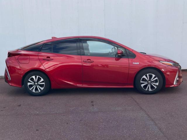 プリウスPHV Aユーティリティプラス SDナビ バックカメラ 衝突被害軽減システム レーダークルーズ 禁煙車 コーナーセンサー LEDヘッド ETC2.0 オートハイビーム オートライト オートエアコン Bluetooth フルセグ(26枚目)