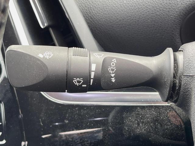 プリウスPHV Aユーティリティプラス SDナビ バックカメラ 衝突被害軽減システム レーダークルーズ 禁煙車 コーナーセンサー LEDヘッド ETC2.0 オートハイビーム オートライト オートエアコン Bluetooth フルセグ(31枚目)