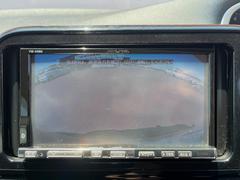 【バックカメラ】駐車時に後方がリアルタイム映像で確認できます。大型商業施設や立体駐車場での駐車時や、夜間のバック時に大活躍！運転スキルに関わらず、今や必須となった装備のひとつです！ 4