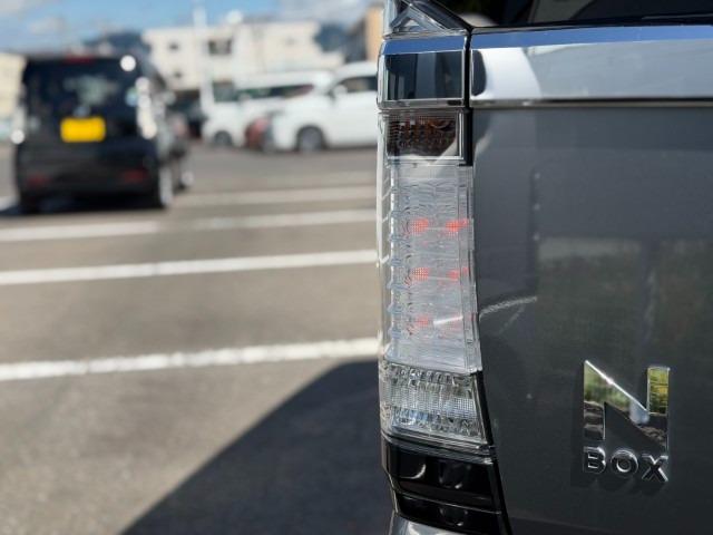 N-BOXカスタム GSSパッケージ ナビ Bカメラ 両側電動ドア ETC フルセグTV DVD再生 ワンオーナー スマ-トキ- エアコン A-STOP 盗難防止システム パワーウィンドウ ABS(34枚目)