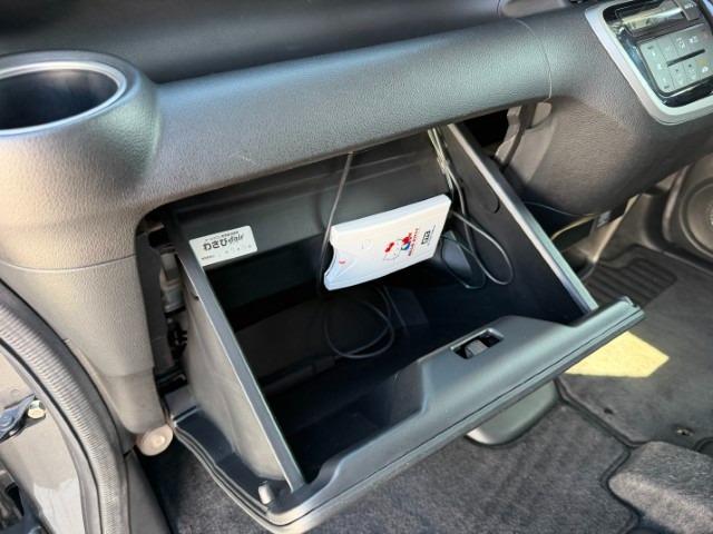 N-BOXカスタム GSSパッケージ ナビ Bカメラ 両側電動ドア ETC フルセグTV DVD再生 ワンオーナー スマ-トキ- エアコン A-STOP 盗難防止システム パワーウィンドウ ABS(41枚目)